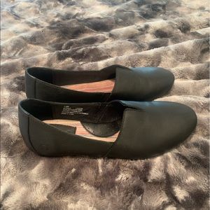 NWT — BORN Sebra shoes